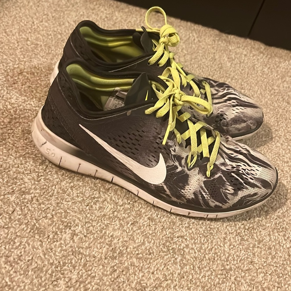 Women’s Nike free TR- 6